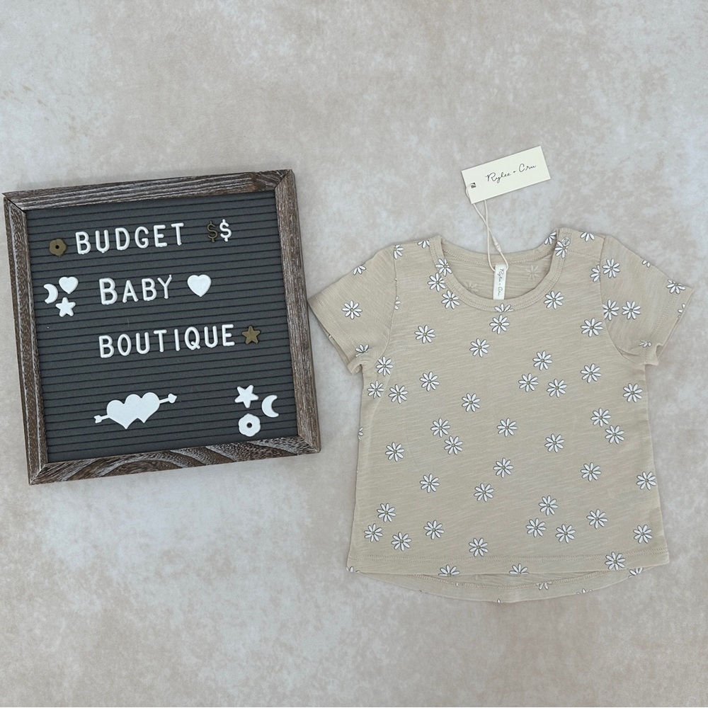 New Rylee + Cru Daisy Confetti Tee